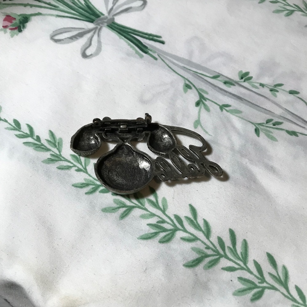 Hello Brooch - Picture 2 of 2